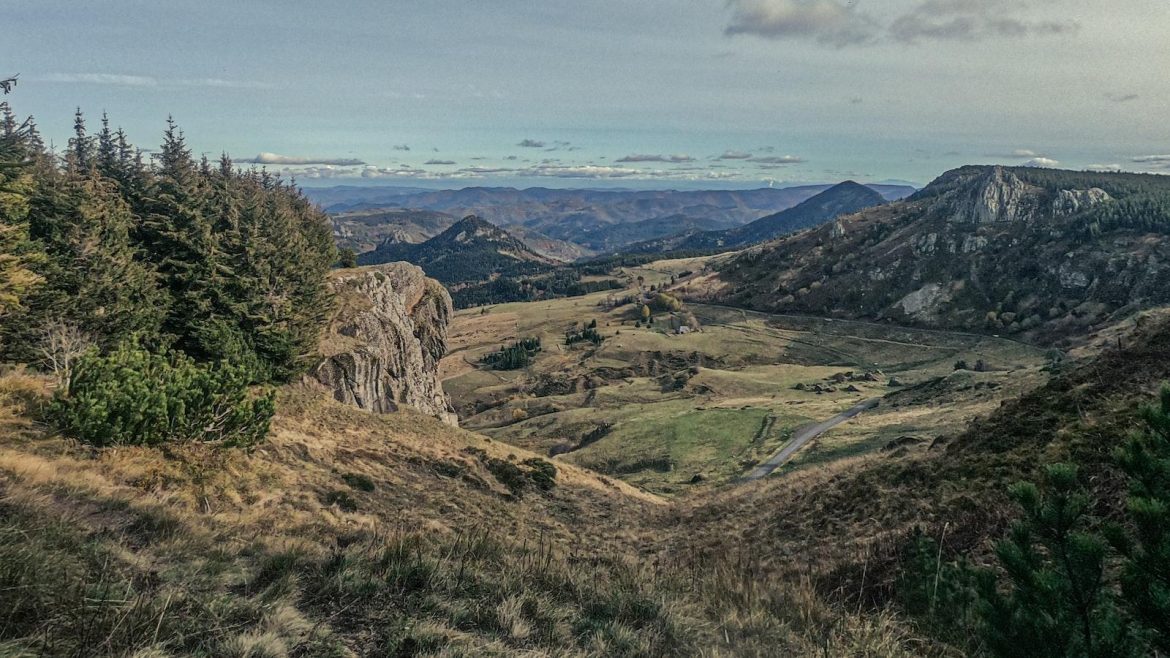 The Haute Path: Embracing the Fashionable Lifestyle with Flair